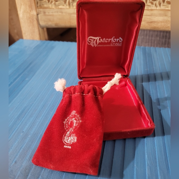 NEW in boxWaterford Crystal Ornament with Original Red Velvet sack and box - Picture 4 of 4